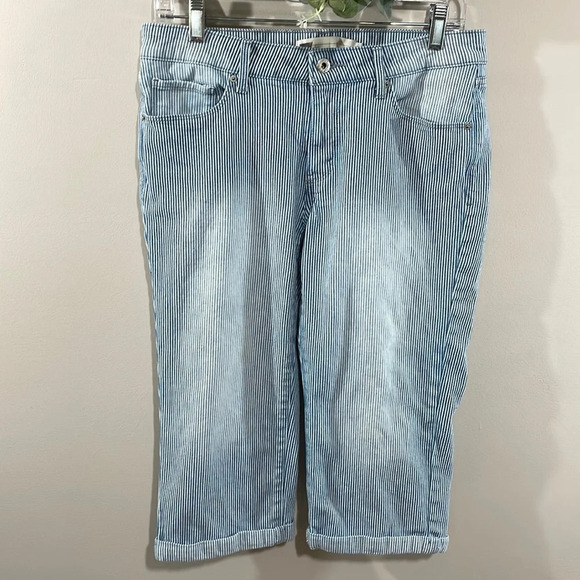 Levi’s Striped Cuffed Stretch Denim Jean Capris 8 - Picture 1 of 16